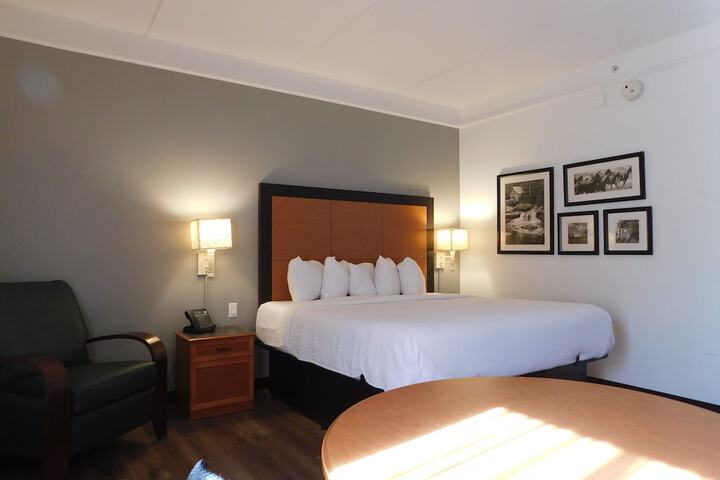 Room 35 of 79