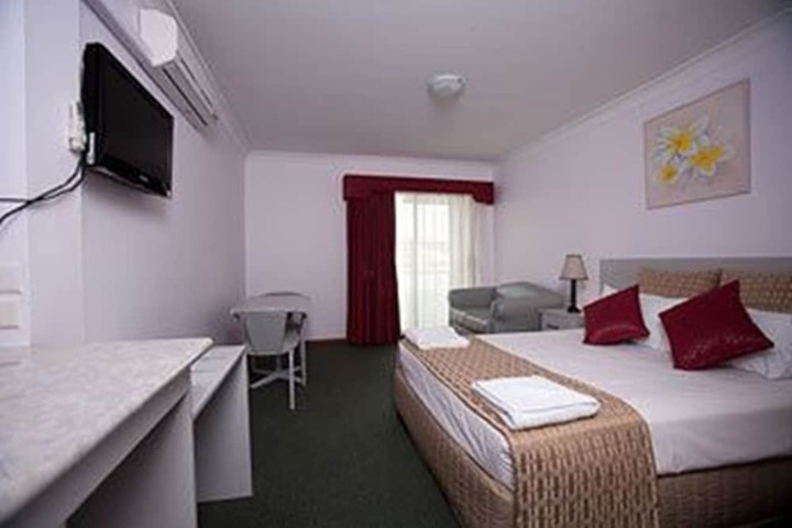 Room 9 of 31