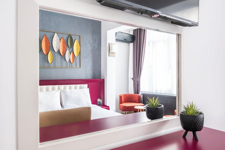 Room 10 of 71