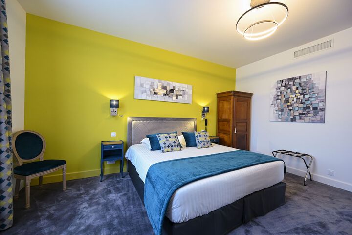 Room 42 of 137