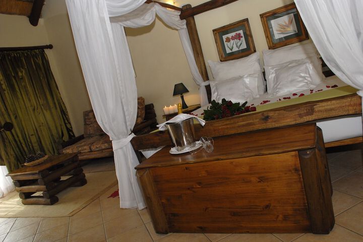 Room 4 of 80