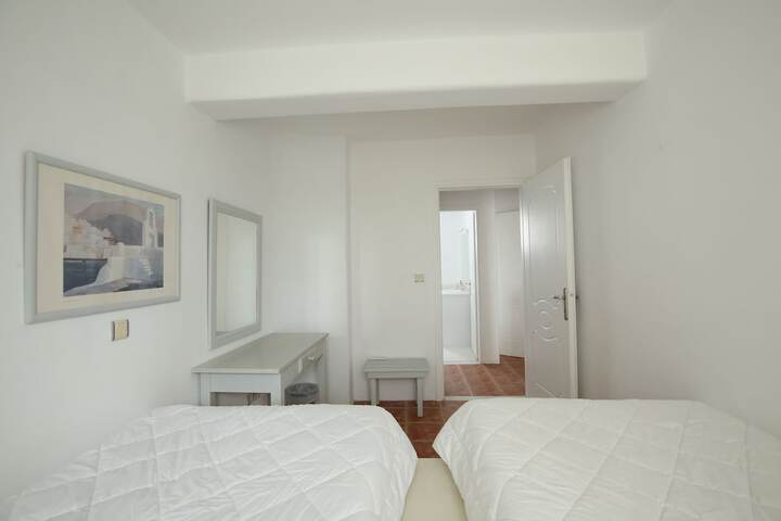 Room 42 of 123
