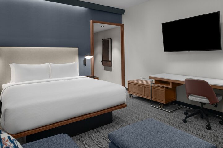 Room 4 of 19