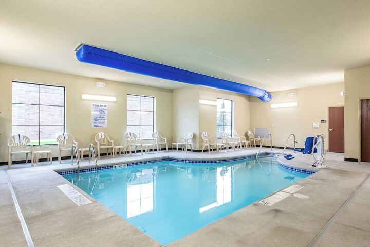 Hotel with Pool