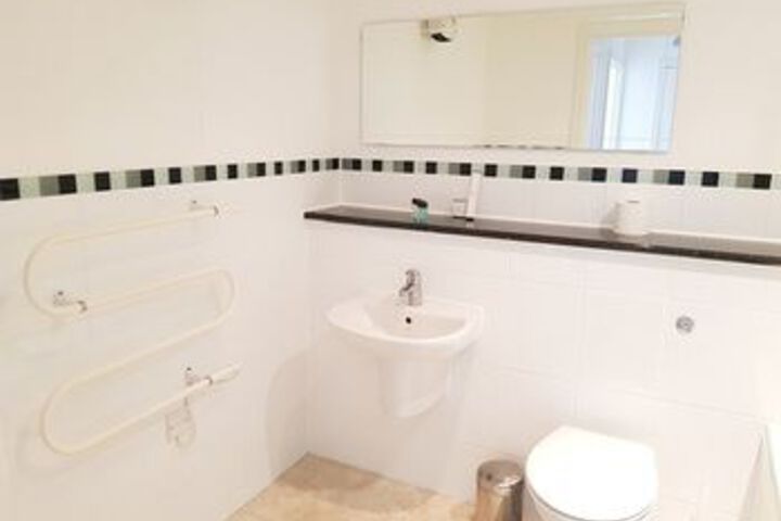 Room 5 of 14