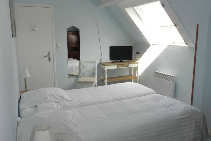 Room 16 of 83