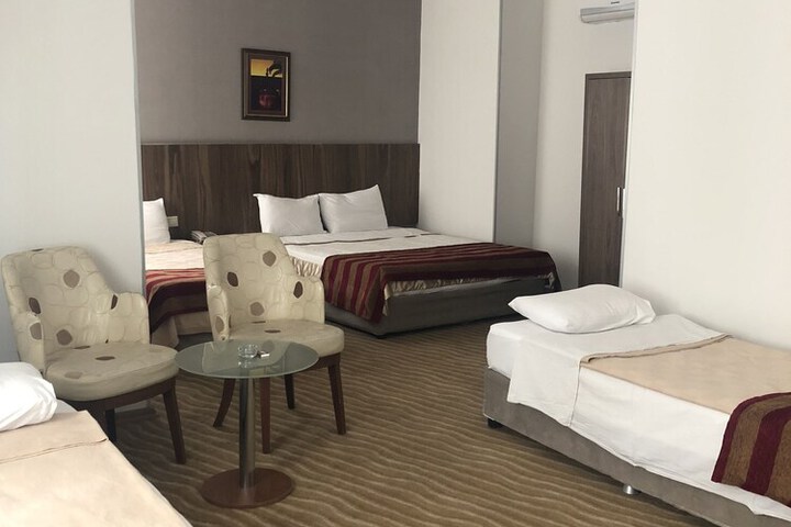 Room 10 of 44