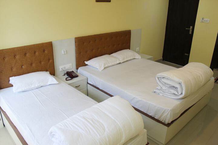 Room 14 of 33