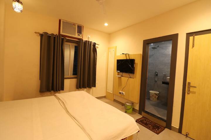 Room 8 of 60