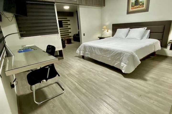Room 9 of 42