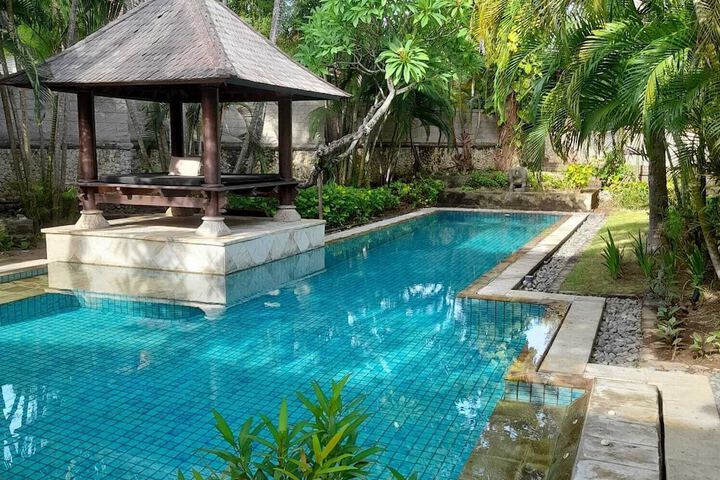 Pools & Facilities