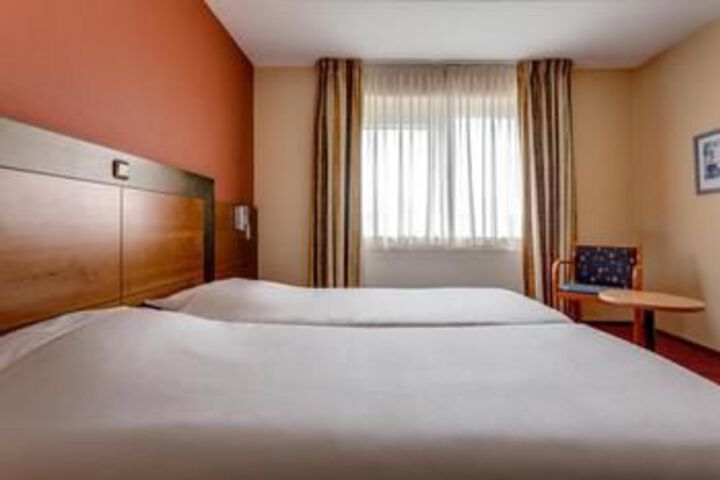 Room 55 of 77