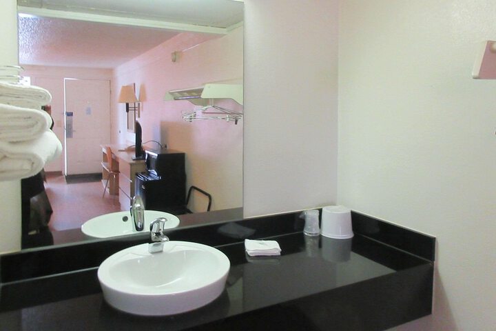 2 Double Beds (7 of 11)