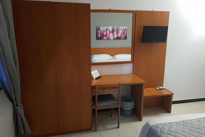 Room 19 of 32