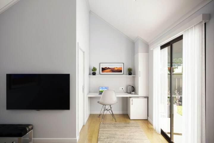 Room 9 of 25