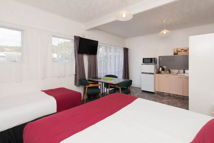 Room 4 of 50