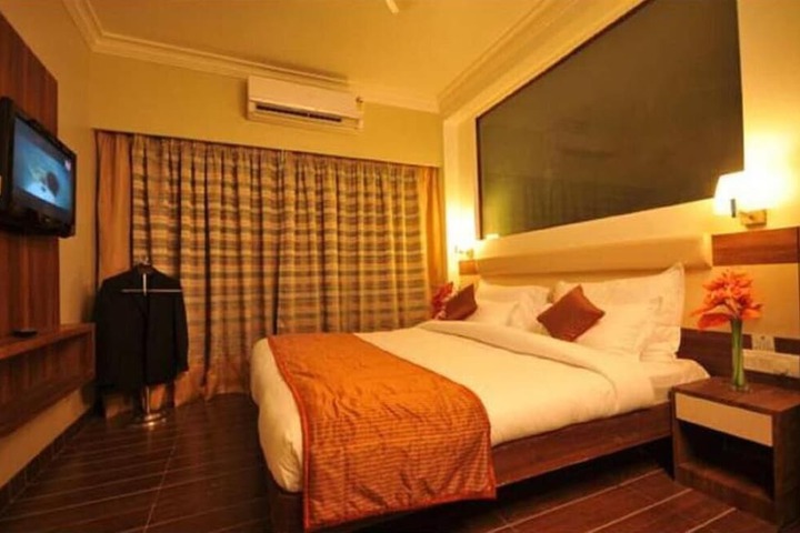Room 9 of 34