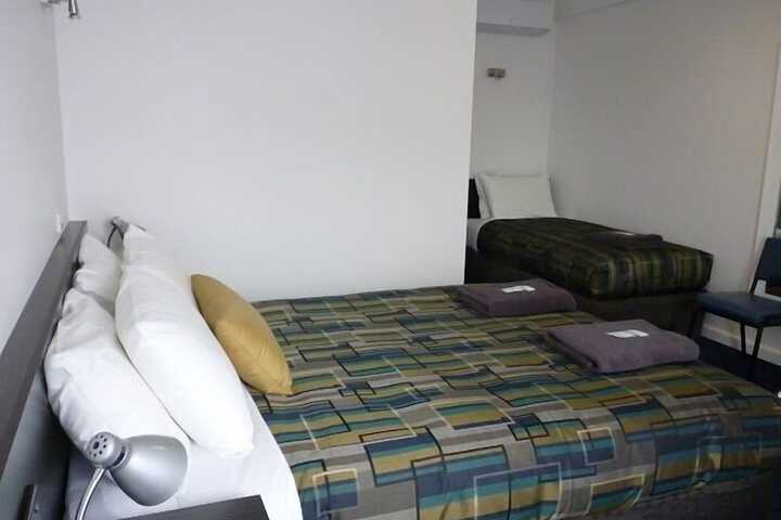Room 6 of 37
