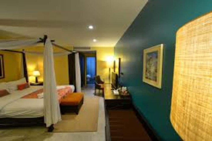 Room 34 of 124