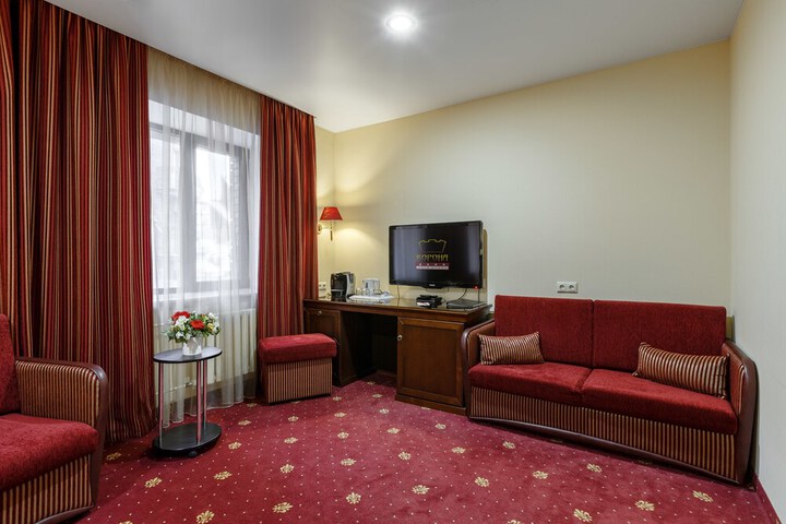 Room 5 of 38
