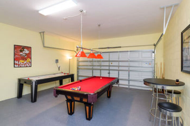Room 395 of 687