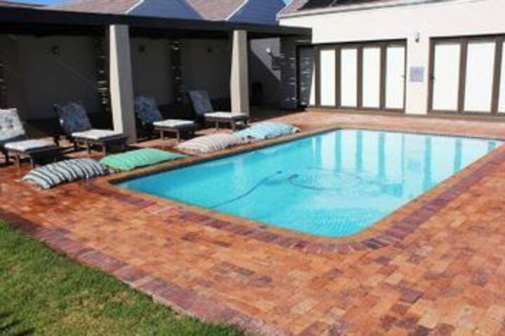 Pool 9 of 11