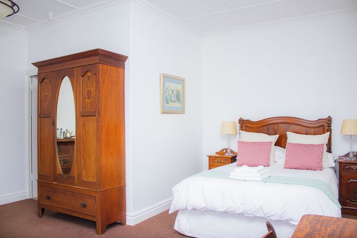 Room 8 of 65