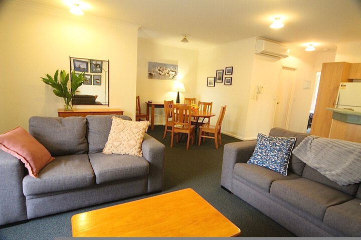 Room 2 of 37
