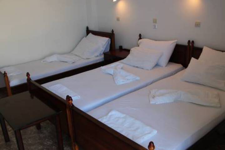 Room 4 of 13