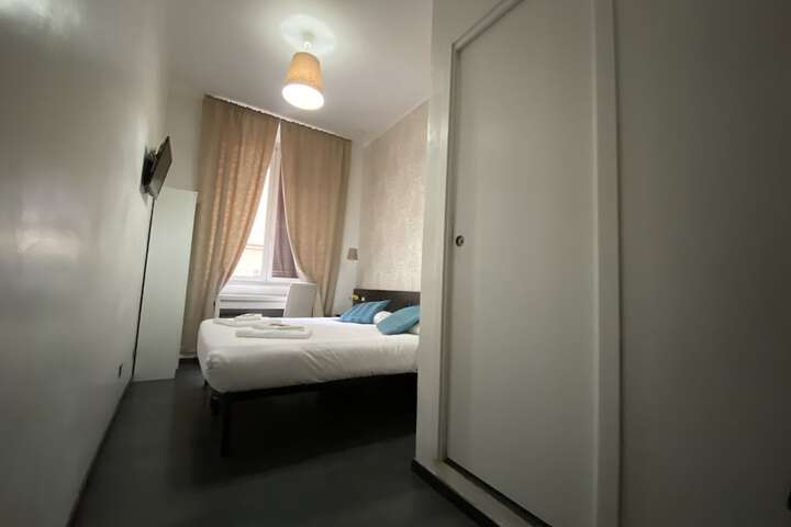 Room 16 of 53