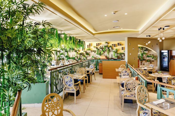 Dining 147 of 184