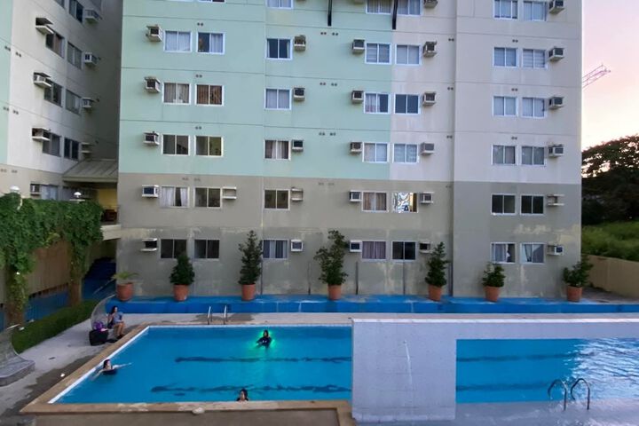 Pool 14 of 24