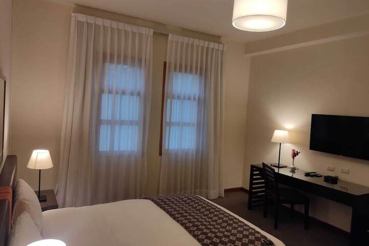 Room 32 of 96