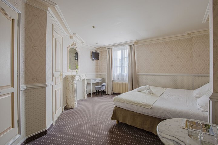 Room 9 of 89