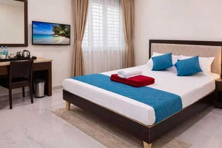 Room 3 of 20