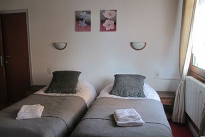 Room 26 of 45