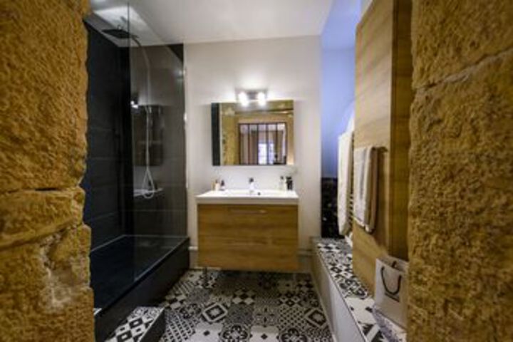 Room 2 of 5