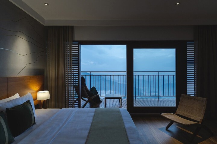 Room 13 of 73