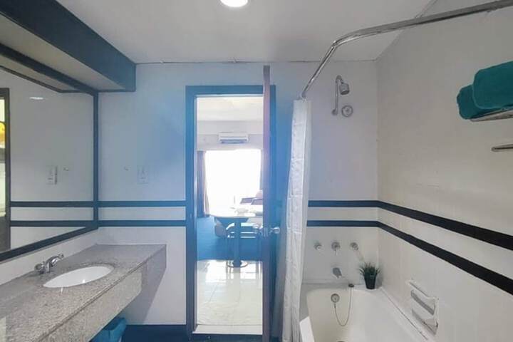 Room 410 of 650