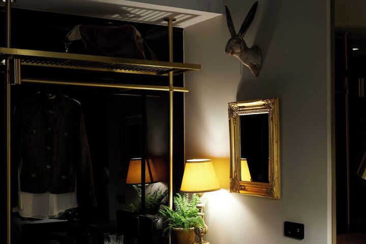 Room 21 of 46