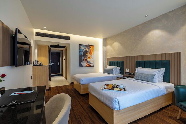 Room 7 of 28