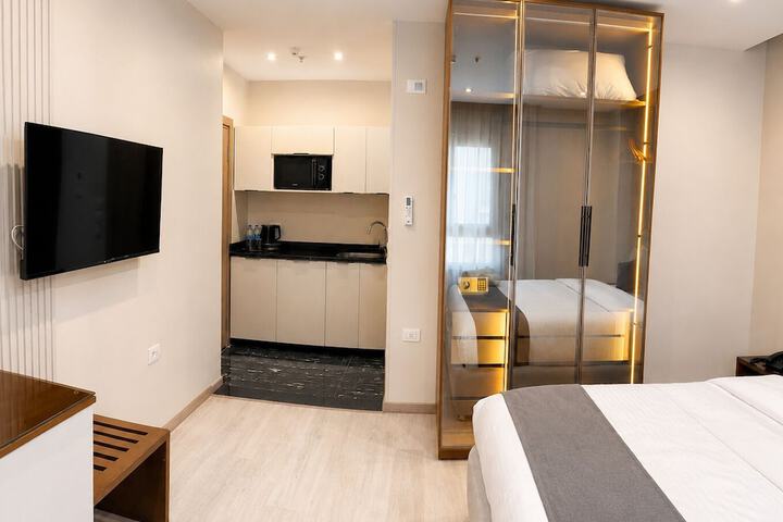 Room 8 of 31