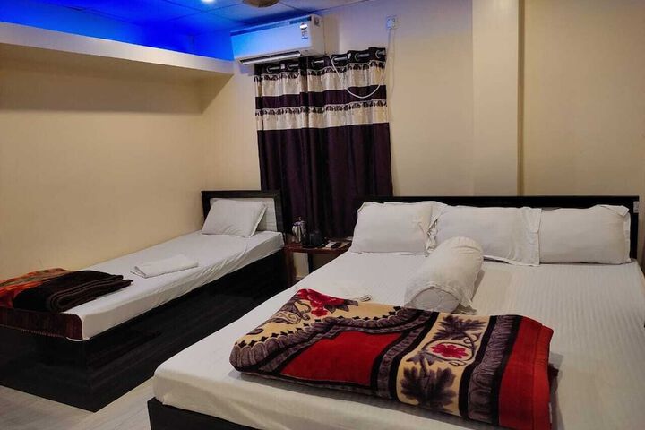 Room 8 of 27