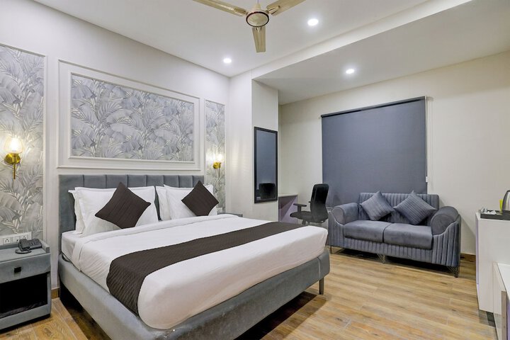 Room 10 of 31