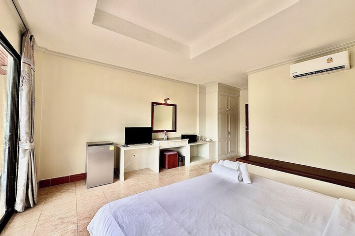 Room 10 of 45