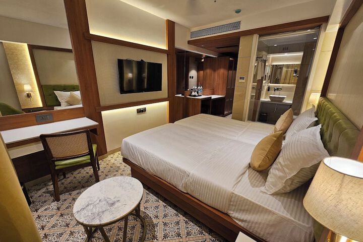 Room 8 of 44