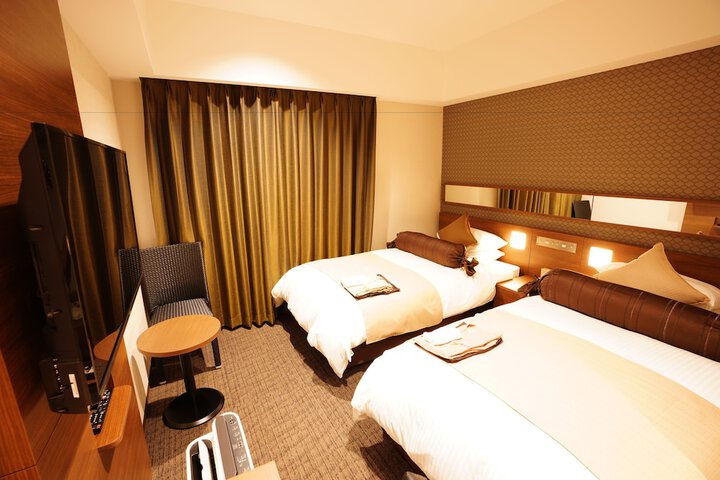 Room 28 of 110