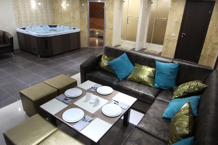 Room 33 of 58