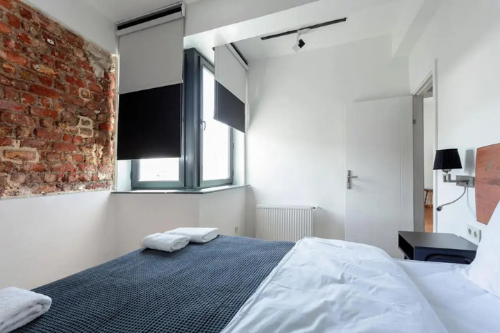 Room 6 of 40