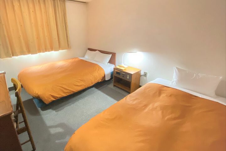 Room 9 of 79